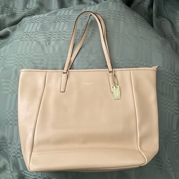 Coach saffiano leather tote - Picture 1 of 10